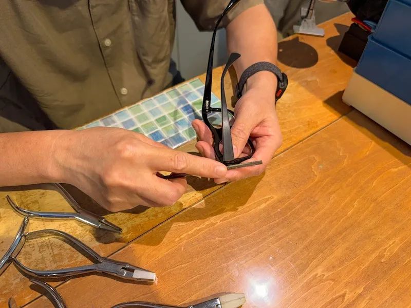 メガネのフィッティング調整